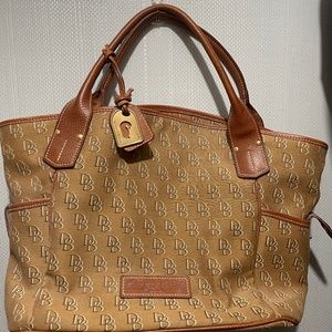 Dooney & Bourke Tote